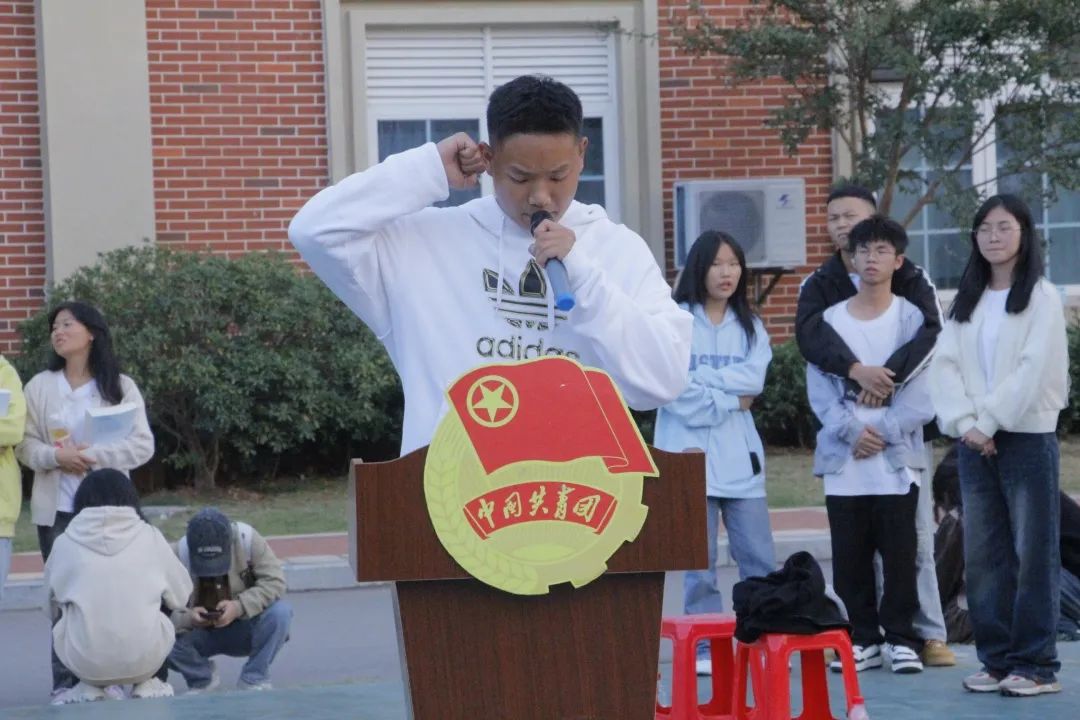 篮球抢球技巧有哪些_篮球赛抢球规则_篮球抢球规则图片